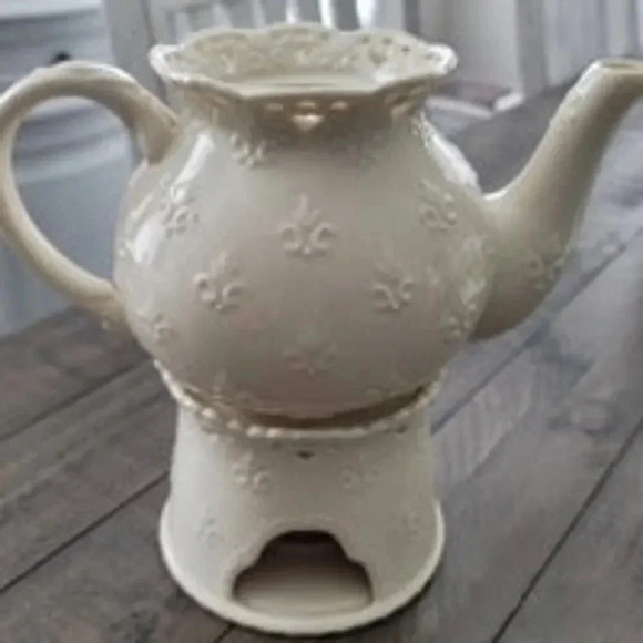Skye McGhie Cream lace porcelain teapot and tea light warmer stand - Picture 1 of 6